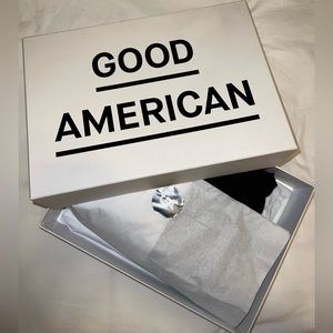 AUTHENTIC Good American Black Good Legs Jeans. Size 8/29. Only tried on.